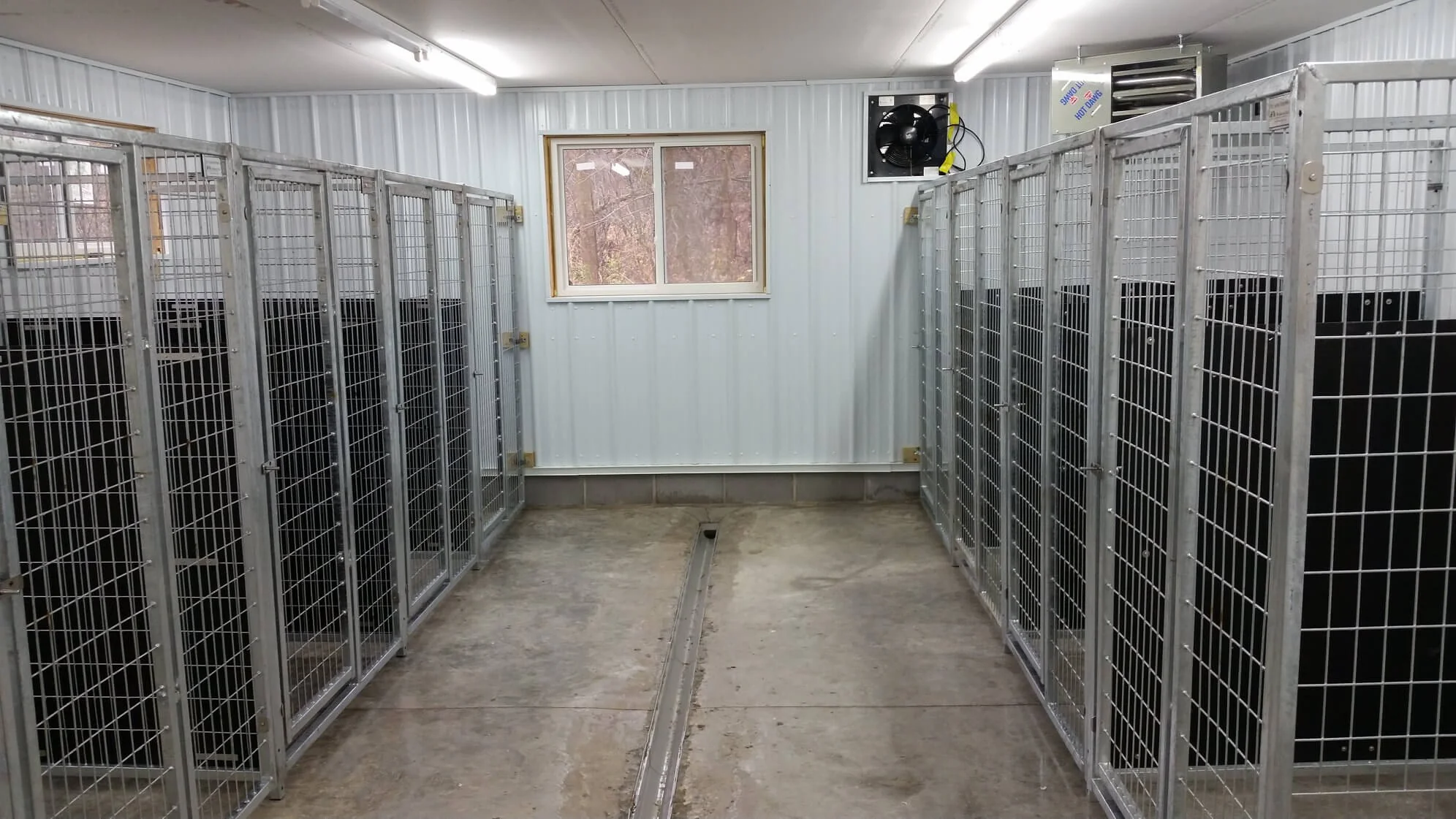 TK Products Dog Kennel Isolation Panels | HDPE Privacy Dividers - Image 3